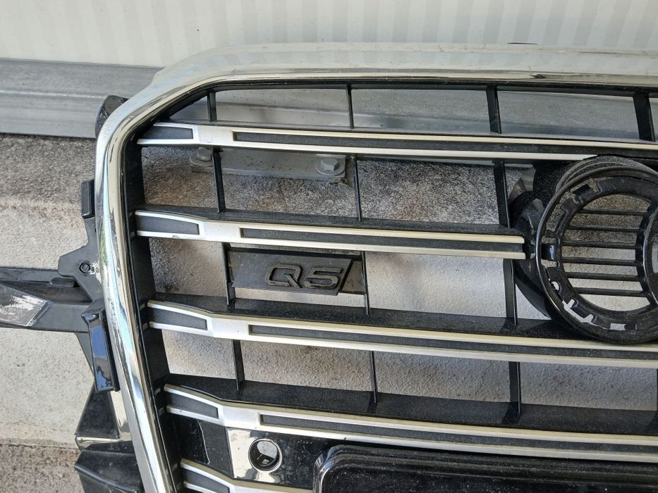 Audi Q5 grelha parachoques
