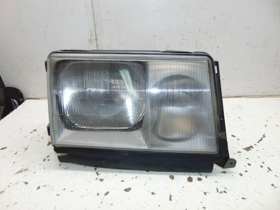 Mercedes W124 farol usado em bom estado
