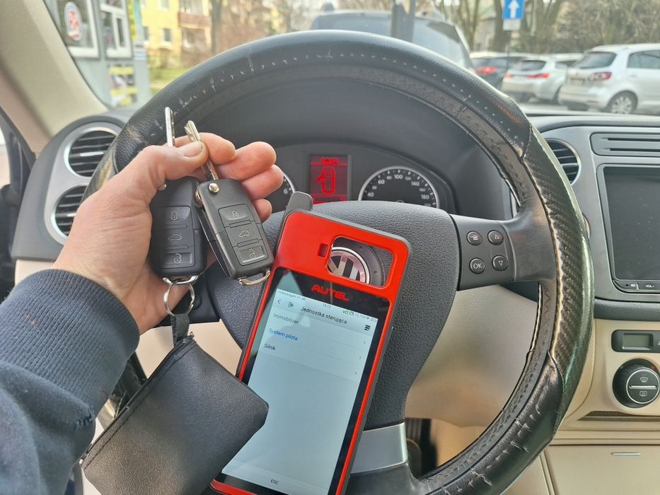 Auto klucze  programowanie dorabianie ,naprawa , ostrzenie narzedzi
