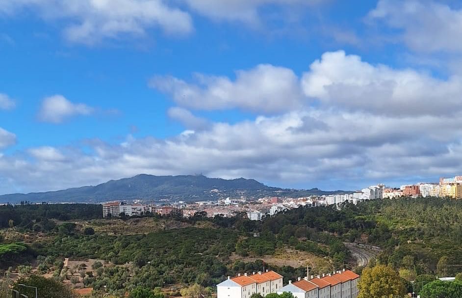 T3 com vista desafogada para a Serra de Sintra | Mira-Sintra