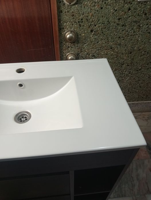 Móvel de casa de banho com lavatório