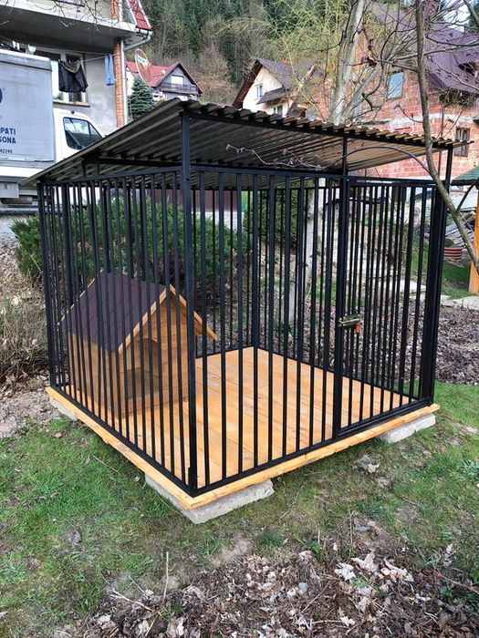 Boks i kojec dla psa. Solidna klatka, zagroda - idealne rozwiązanie.