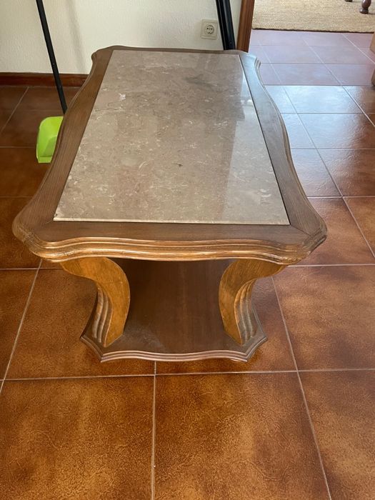 Vendo mesa de madeira com pedra em mármore