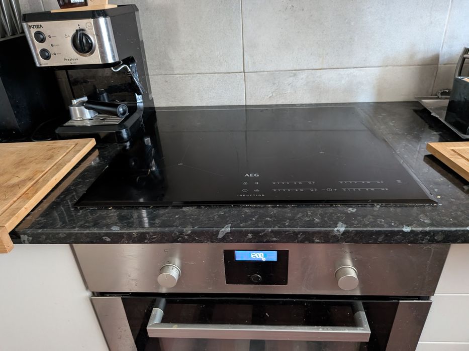 Placa de Indução AEG 60 cm – Excelente Estado