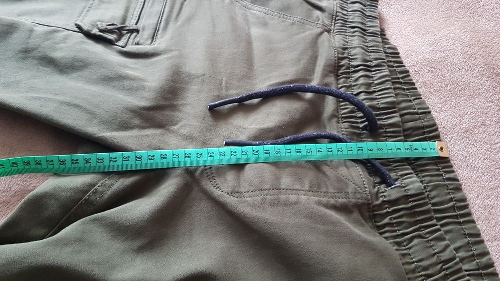 Spodnie męskie Cropp Joggery Slim zielone khaki 5871g-87x-34 rozm.34 j