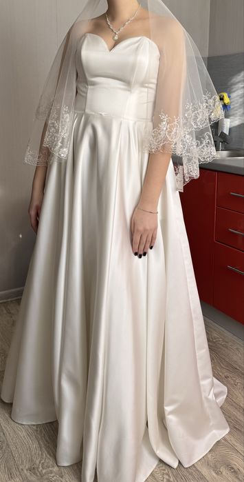 Весільна сукня 50 колір айворі