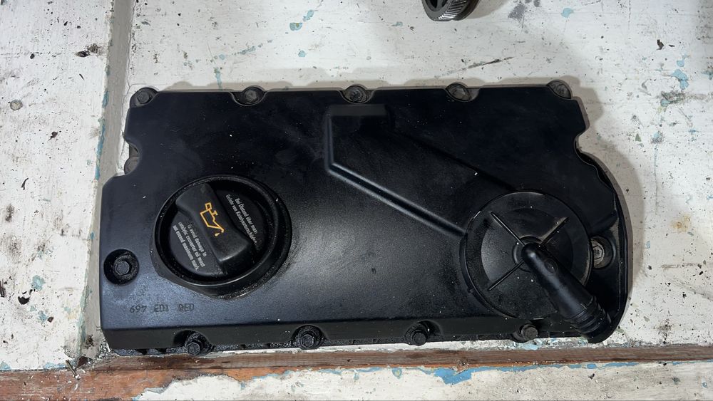 Клапана кришка ваг 1.9 д