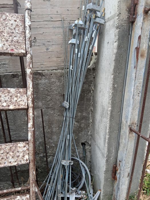 vendo cerca de 30 omegas e perfis de teto varao roscado