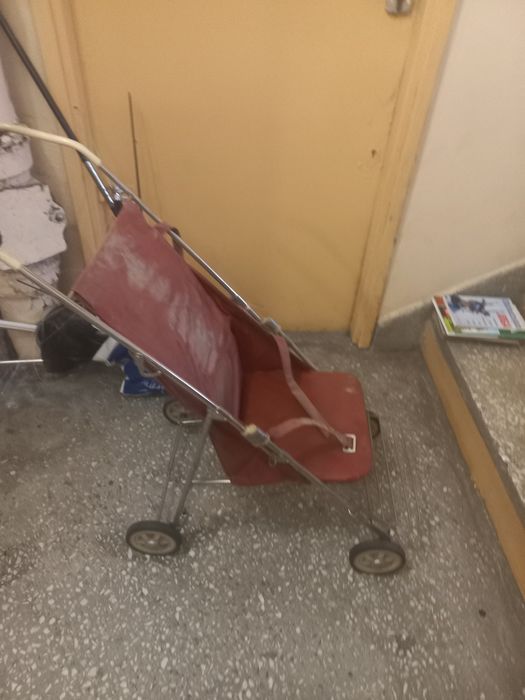Stary wózek dla dziecka