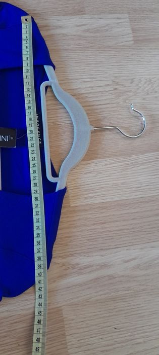 Sukienka w kolorze chabrowym