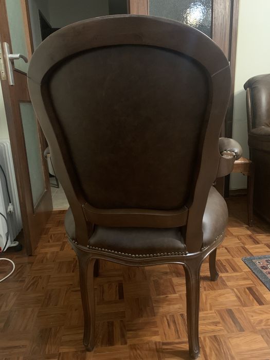 Conjunto sofá 3 Lugares + sofá 1 Lugar + Cadeirão em Pele Castanho