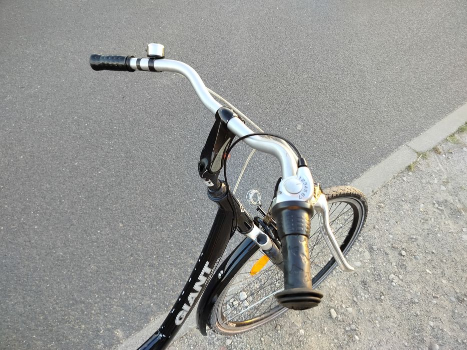 Giant Tourer 28" aluminiowy z prądnicą 28"