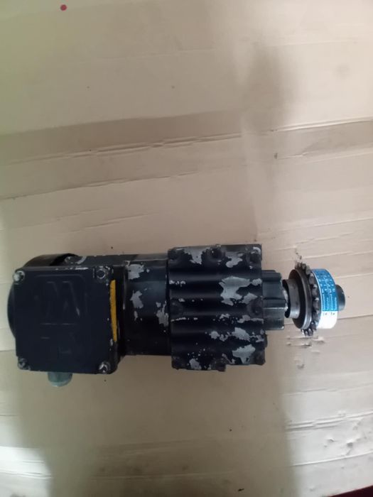 Motoreduktor 0.12 kW