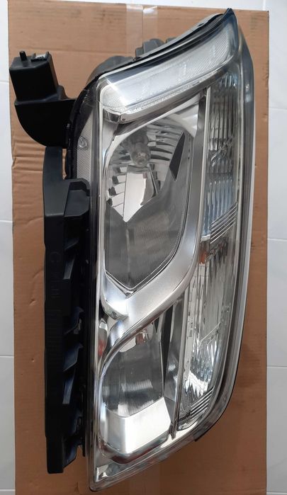 Chevrolet Trax - Farol com Lâmpadas