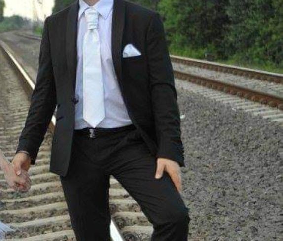 Krawat ślubny z poszetką