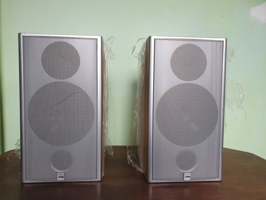 Срочно продам акустику немецкие колонки Canton LE 103.