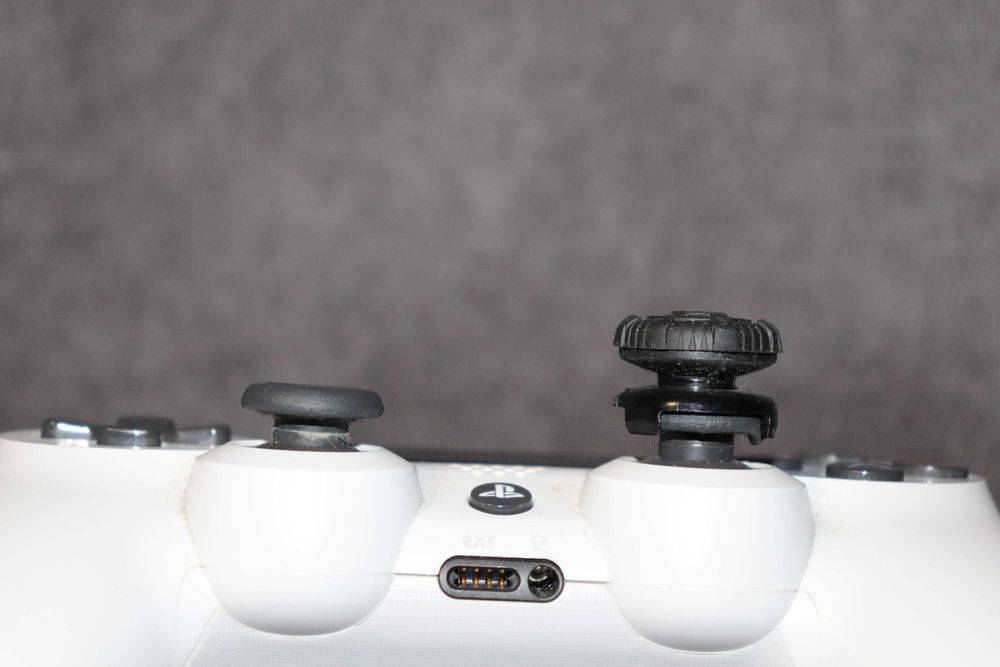Kontrolfreek FPS Freek Battle Royale Nightfall - PS4 & PS5 controller