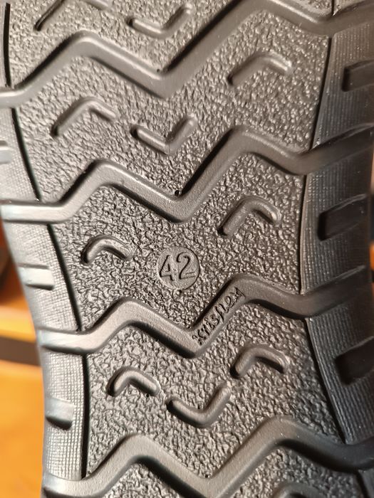 Sprzedam nowe buty skórzane buty firmy Papilion.
