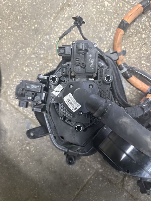 Лючок зарядного порта зарядний порт решітка взборі Ranault Zoe 12-19