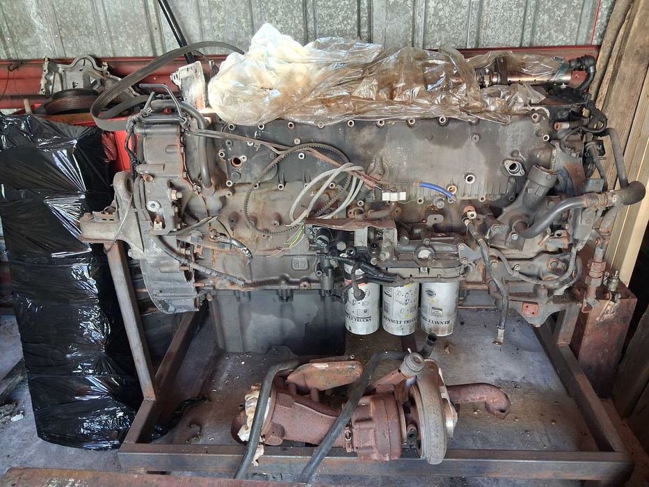 Dzwigieniki zaworowe ssace i wydech Reno Magnum DXI 13 Silnik C Volvo