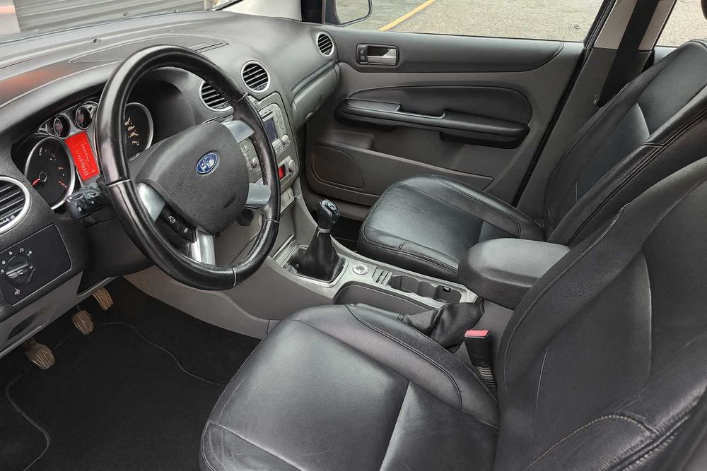 Ford Focus Mk2 1,8 b 2010 rok zadbany klima hak opłacony