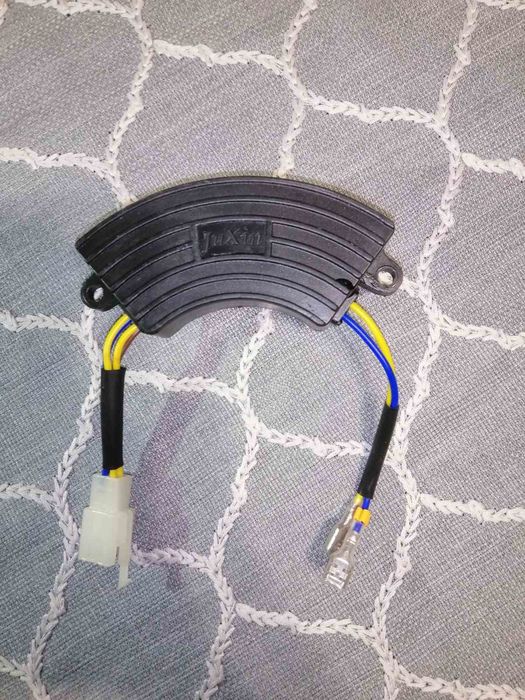 Регулятор напруги AVR для генератора 2-4.5 КВТ