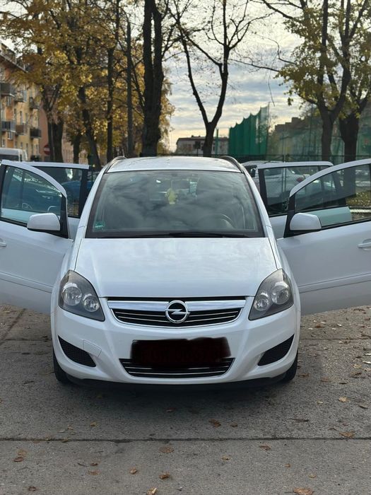 Opel Zafira b 2014r.