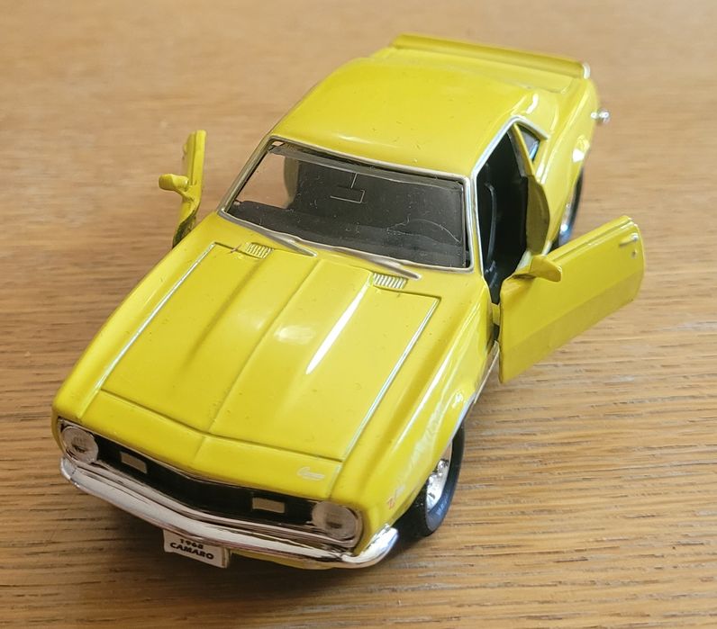 Model Chevrolet Camaro 1:36 12cm