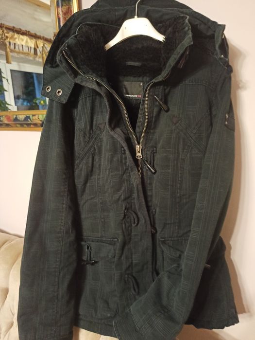 Ciepła kurtka w kratę r 36