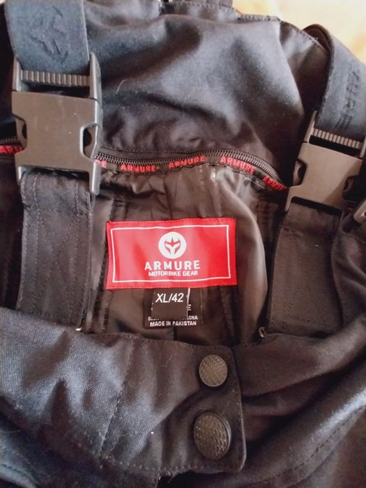 Calças de mota com protecções