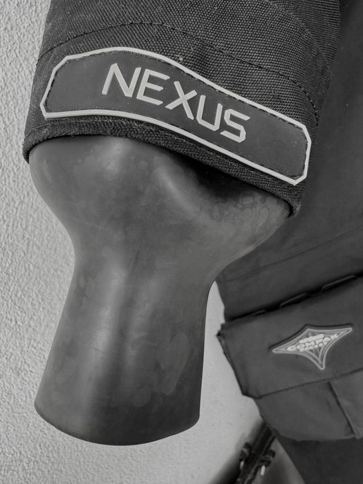 Fato seco de mergulho Whites Nexus "M"