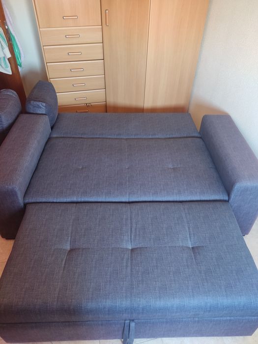 Sofá cama cinzento