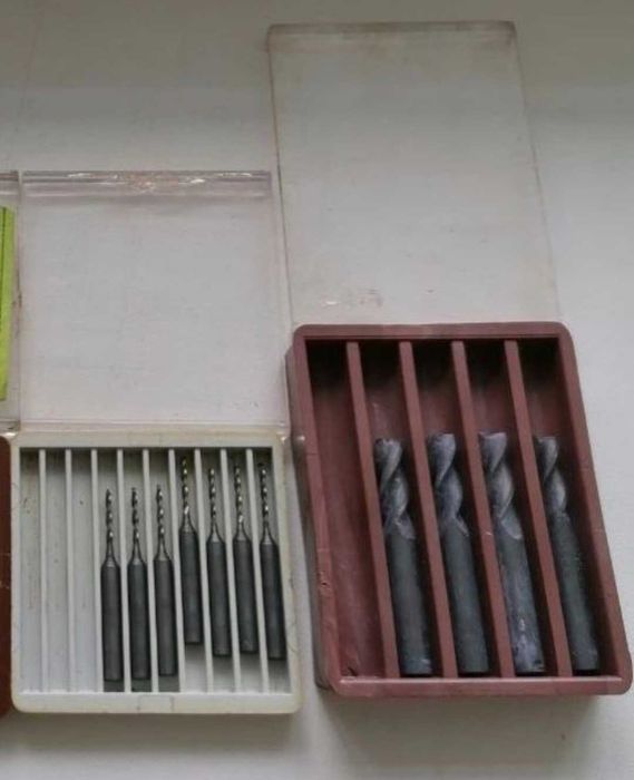 Патроны, сверла, буры, набор головок, бруски для заточки ножей, круги