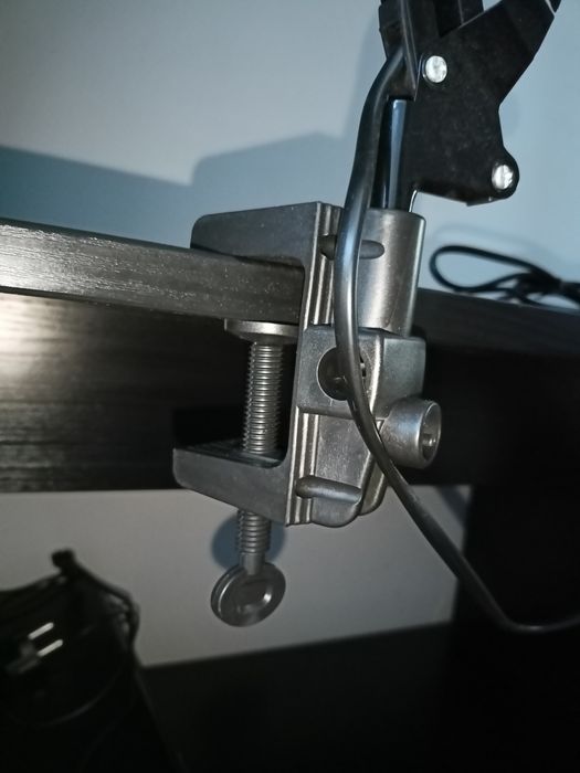 Струбцина светильника,крепление лампы,кронштейн,прищепка,зажим