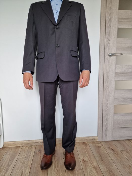 Garnitur firmy Dino Salvani  176/100/86 kolor grafitowy