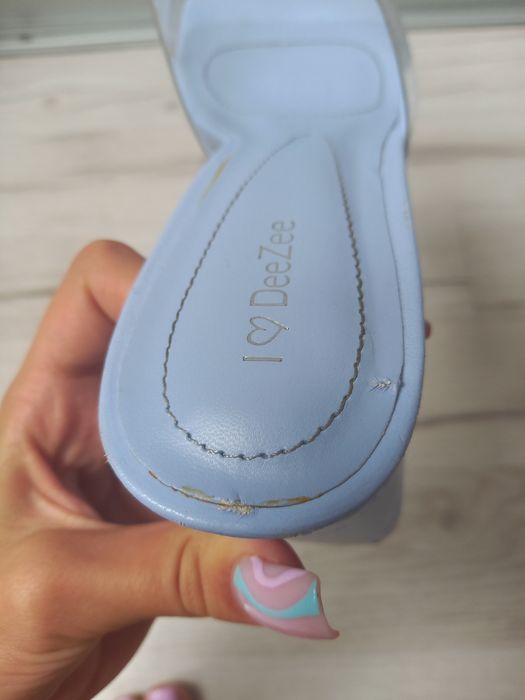 Hit klapki baby blue przeźroczyste