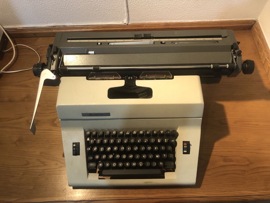 Máquina de escrever - Optima
