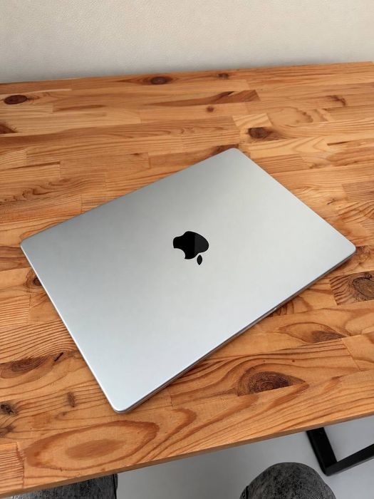MacBook Pro 14 M1, 32GB RAM, 1TB SSD