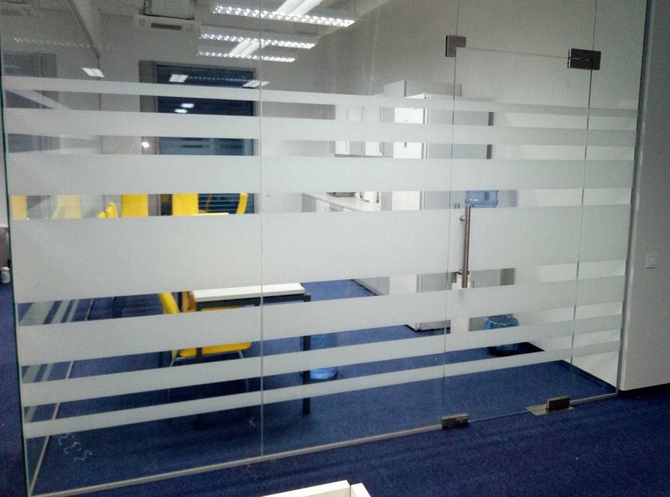 Матовая пленка на окна, двери, стеклянные перегородки