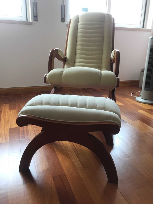 Cadeira de baloiço tecido tipo pele de pêssego bege