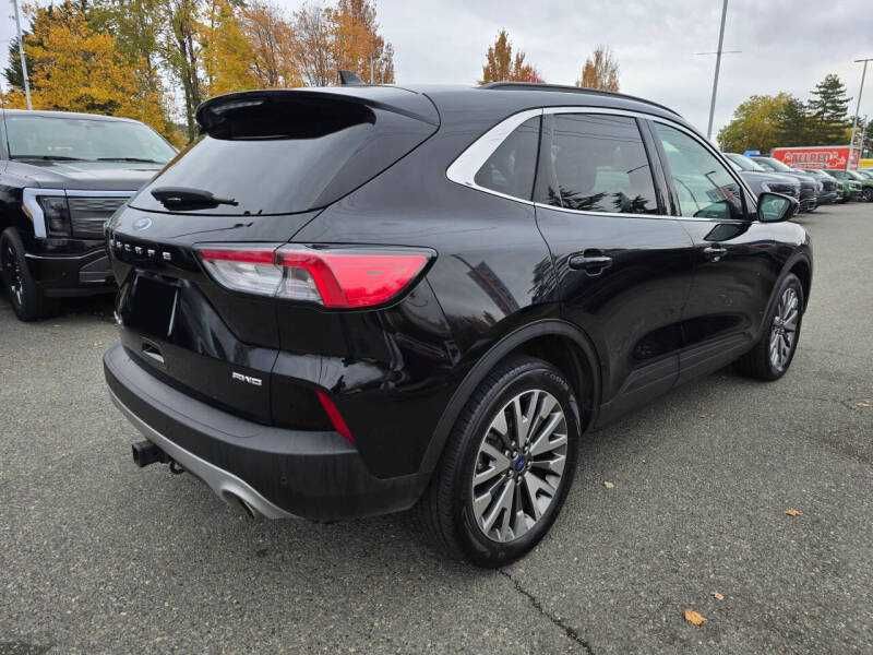 2022 Ford Escape Titanium