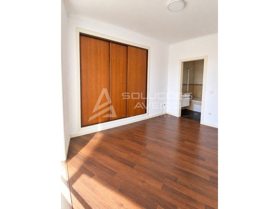 Apartamento T2+1 No Coração De Águeda | Garagem E Elevador
