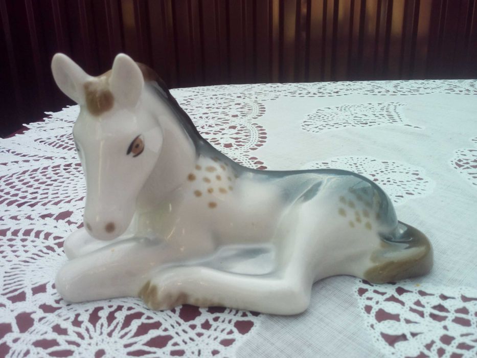 Статуетки в асортименті