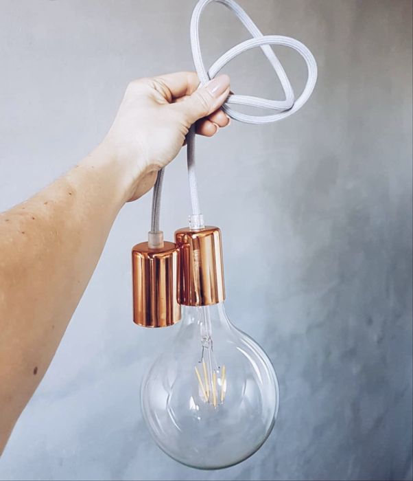 Żarówki na kablu