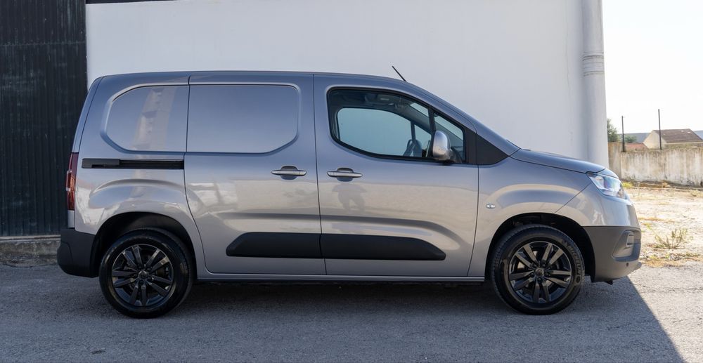 Toyota ProAce City 1.5 D-4D L1 (Garantia total até 2029/08) - (Desde 220€/mês financiamento)