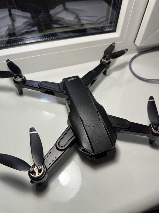 Дрон, квадрокоптер lyzrc l900 pro se drone