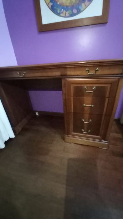 Secretária em cerejeira