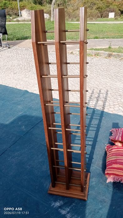 Expositor de madeira