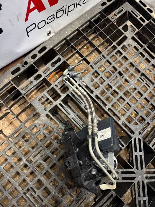 Блок ABS Tesla Model 3