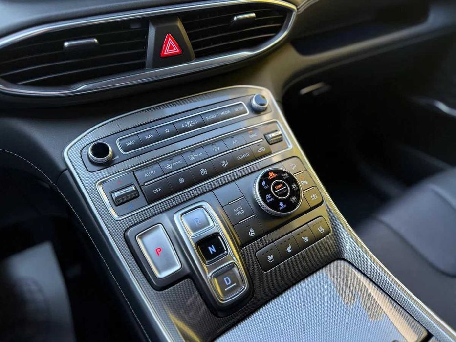 Hyundai Santa Fe 2022 року